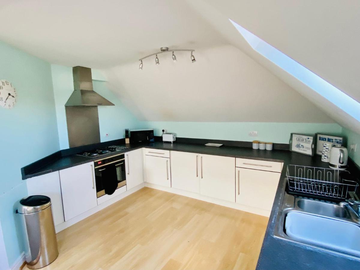 Swanage Holiday Penthouse Apartment, Moments From Beach And Town, On Site Parking, Fast Wifi, Sleeps Up To 6, Rated Exceptional מראה חיצוני תמונה