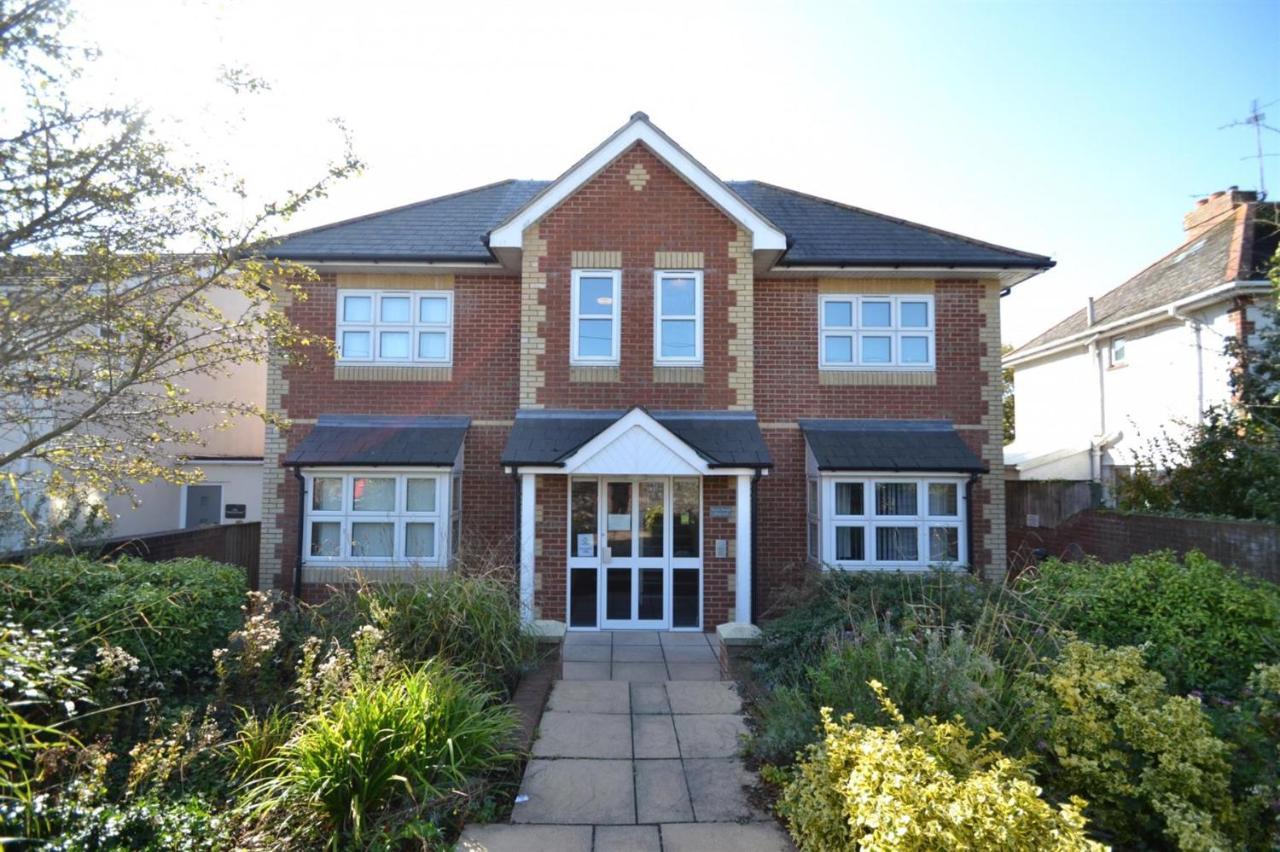 Swanage Holiday Penthouse Apartment, Moments From Beach And Town, On Site Parking, Fast Wifi, Sleeps Up To 6, Rated Exceptional מראה חיצוני תמונה