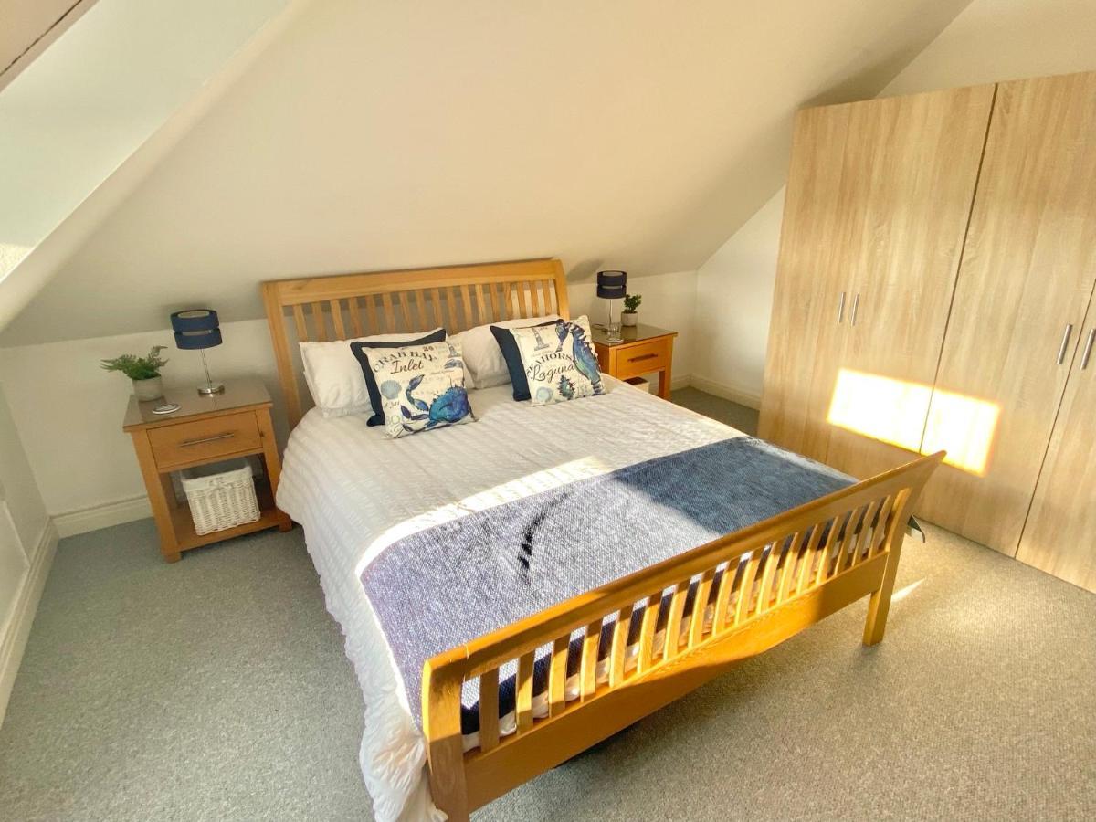 Swanage Holiday Penthouse Apartment, Moments From Beach And Town, On Site Parking, Fast Wifi, Sleeps Up To 6, Rated Exceptional מראה חיצוני תמונה