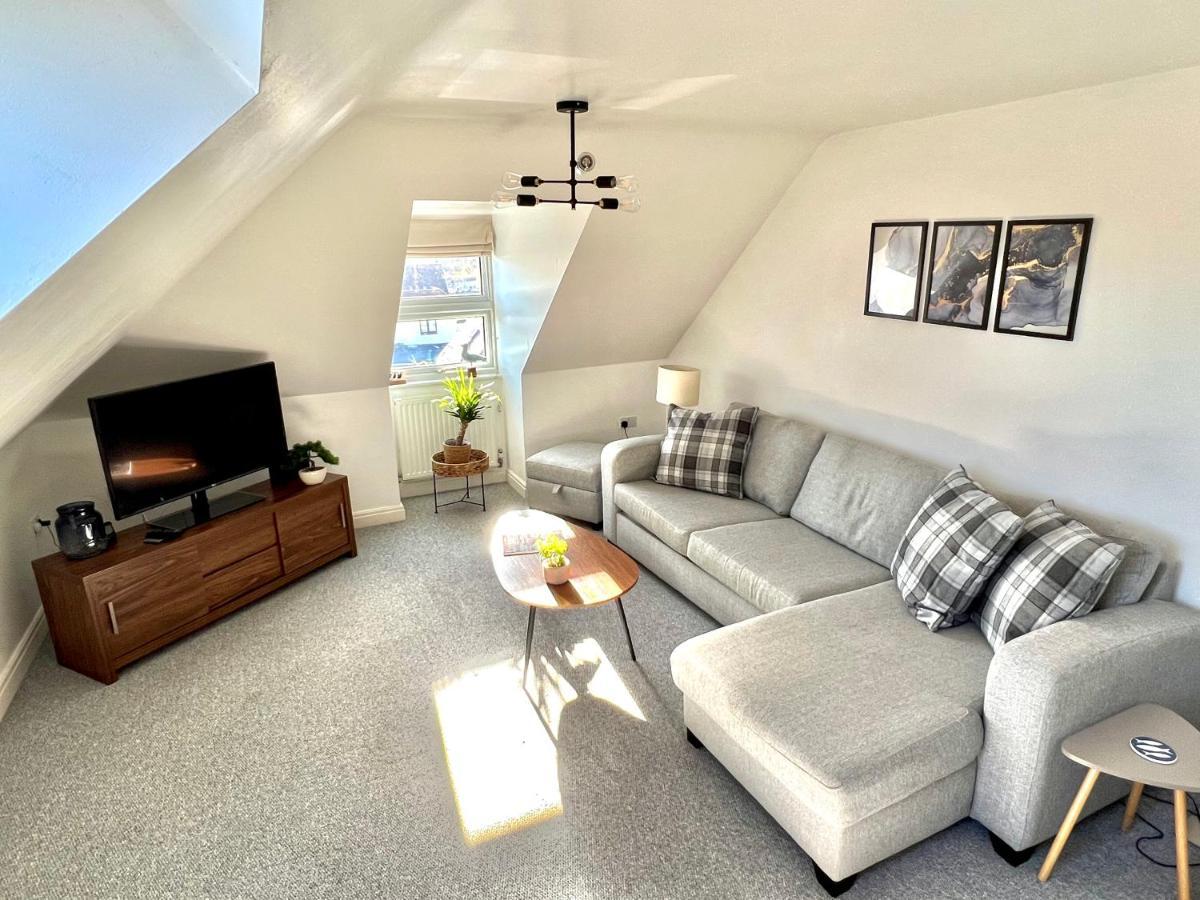 Swanage Holiday Penthouse Apartment, Moments From Beach And Town, On Site Parking, Fast Wifi, Sleeps Up To 6, Rated Exceptional מראה חיצוני תמונה